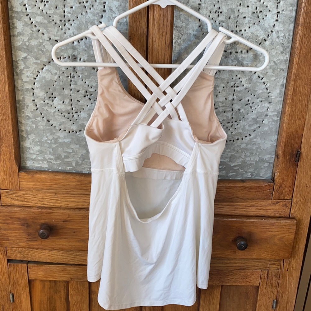 Lululemon tank size medium